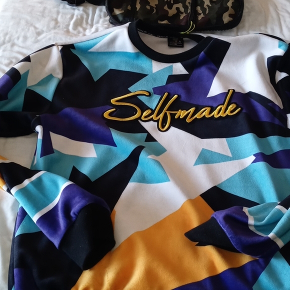 Mans sweatshirt - Picture 1 of 10